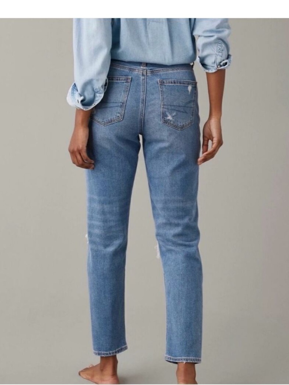 American Eagle Mom Jean Ripped Size 4 - Picture 2 of 8
